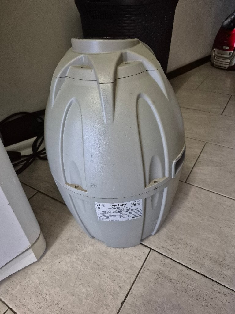 Pomp voor jacussie lay z, Ophalen, Gebruikt