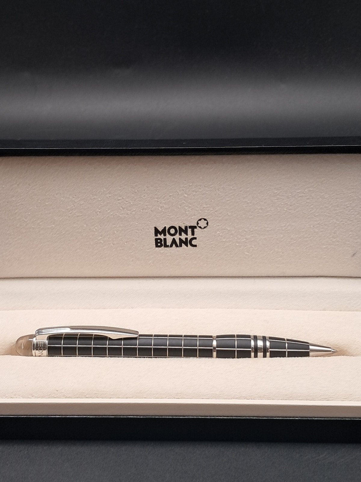 Montblanc Starwalker Metal Rubber Balpen, Balpen, Met doosje, Ophalen of Verzenden, Zo goed als nieuw