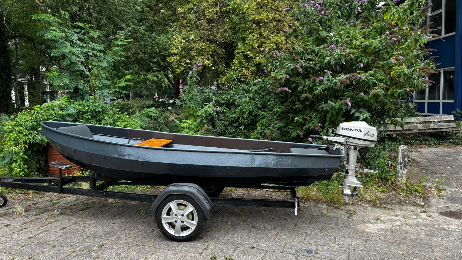 Stalen boot met trailer, Ophalen, Gebruikt