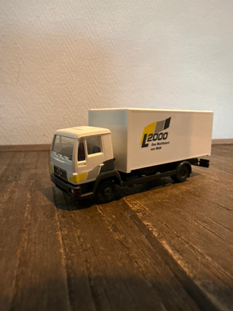 Herpa- MAN L2000 Vrachtwagen Model Das Multitalent von MAN', Ophalen of Verzenden, Zo goed als nieuw, Bus of Vrachtwagen, Overige merken