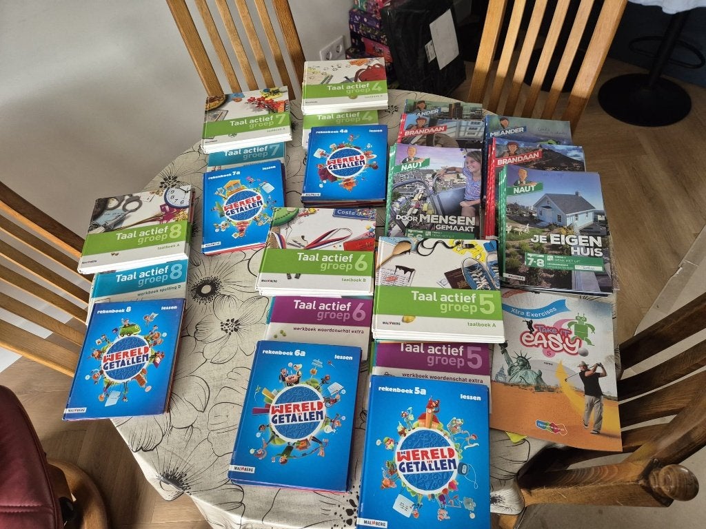 Compleet schoolboeken basisschool gr. 4t/m 8, Ophalen of Verzenden, Gelezen, Overige niveaus, Nederlands