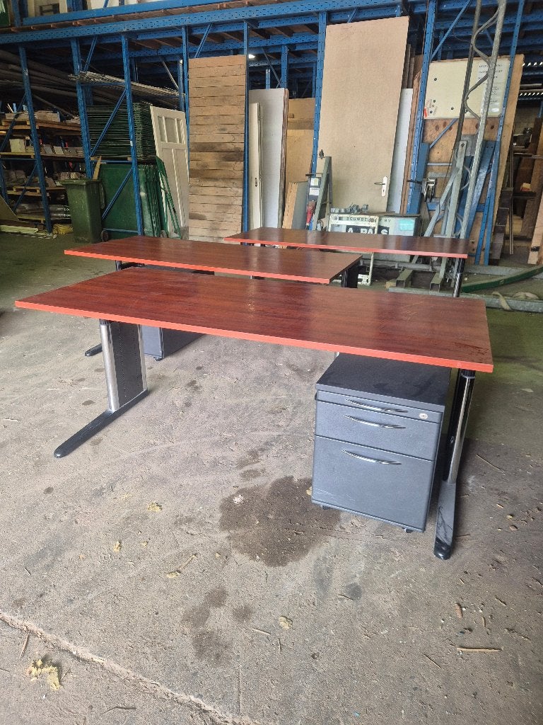 3x Hoogte Verstelbaar Bureau 180x80 cm + 2 Ladeblokken, Ophalen, Gebruikt, -, In hoogte verstelbaar