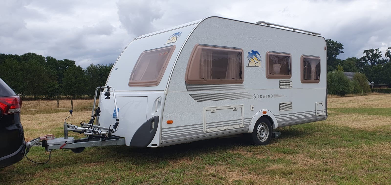 Knaus Sudwind 450FU 920 kg leeggewicht en luxe pakket, Caravans en Kamperen, Rondzit, Frans bed, 750 - 1000 kg, Particulier