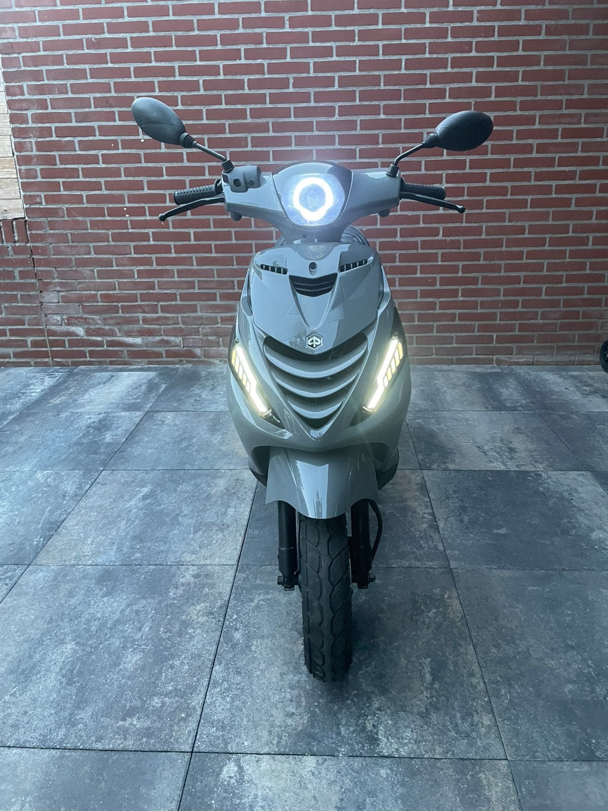 Piaggio zip nardo grey, Ophalen, Zo goed als nieuw, Benzine, Zip