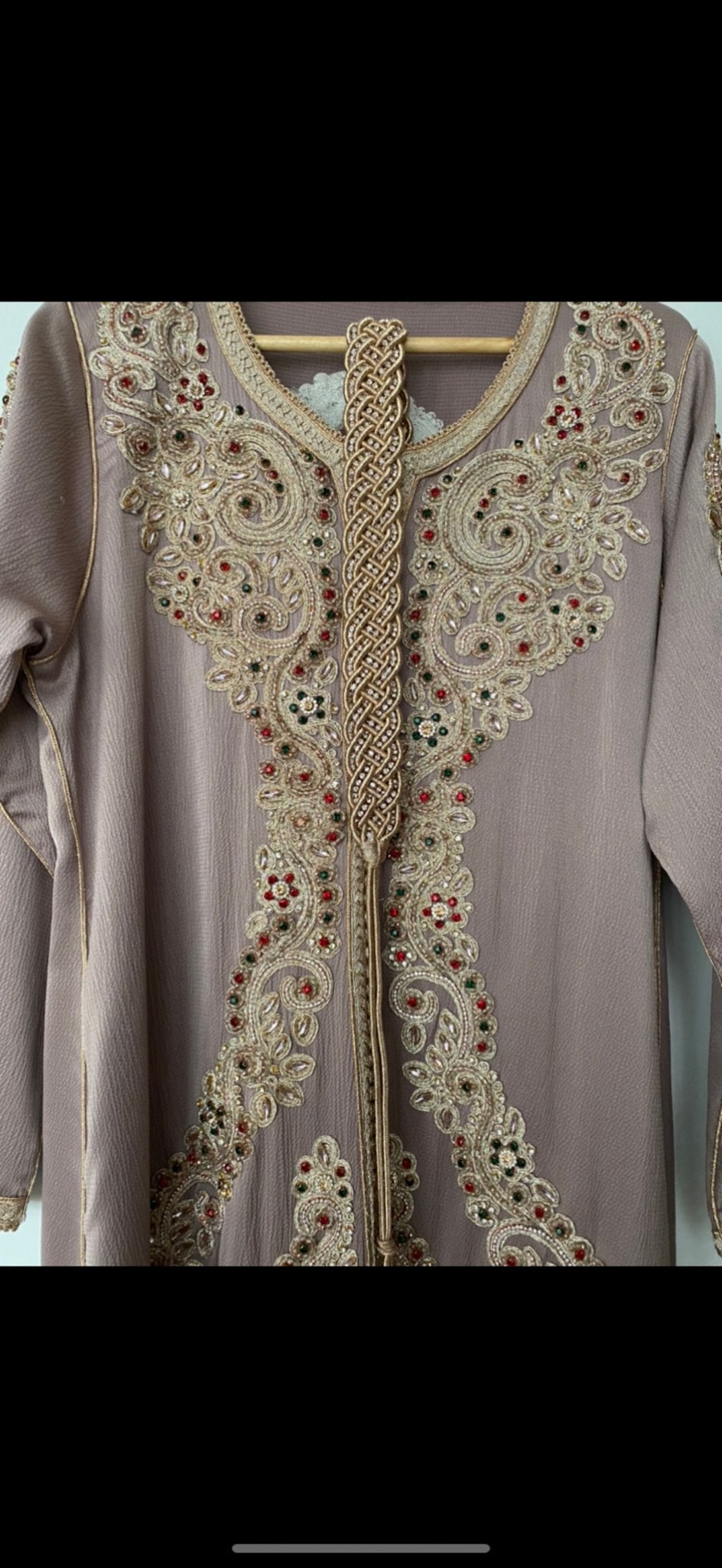 Prachtige Marokkaanse Kaftan - Beige met gouden borduursels, Maat 38/40 (M), Overige typen, Beige, Ophalen of Verzenden
