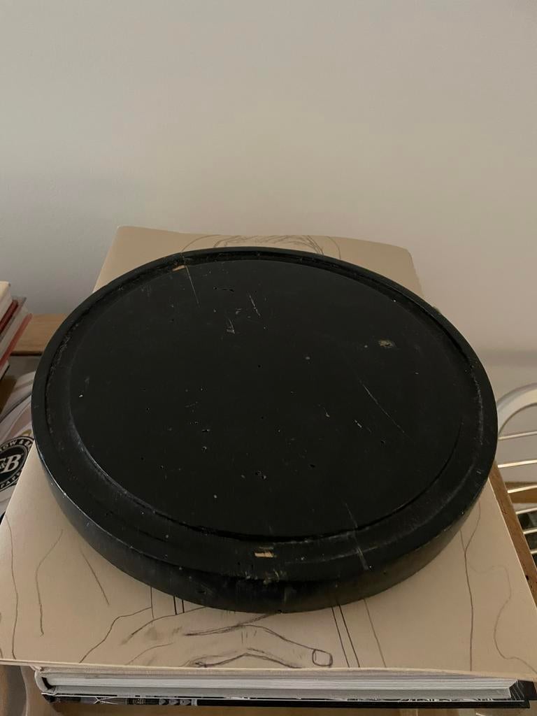 Zwart groot rond onderbord bord stolp cloche heiligbeeld, Antiek en Kunst, Ophalen of Verzenden
