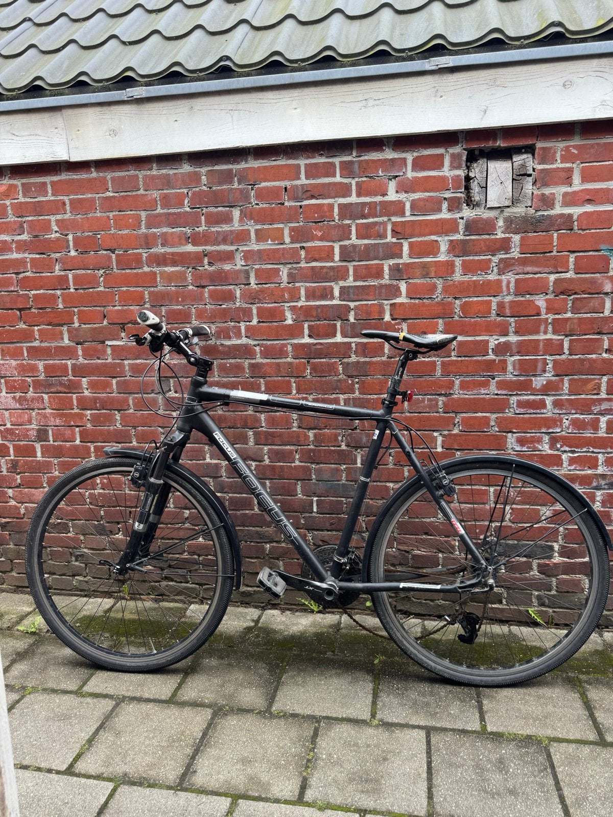 2 Hybride fietsen voor opknap of onderdelen, 28 inch, Gebruikt, Vering, Velgrem