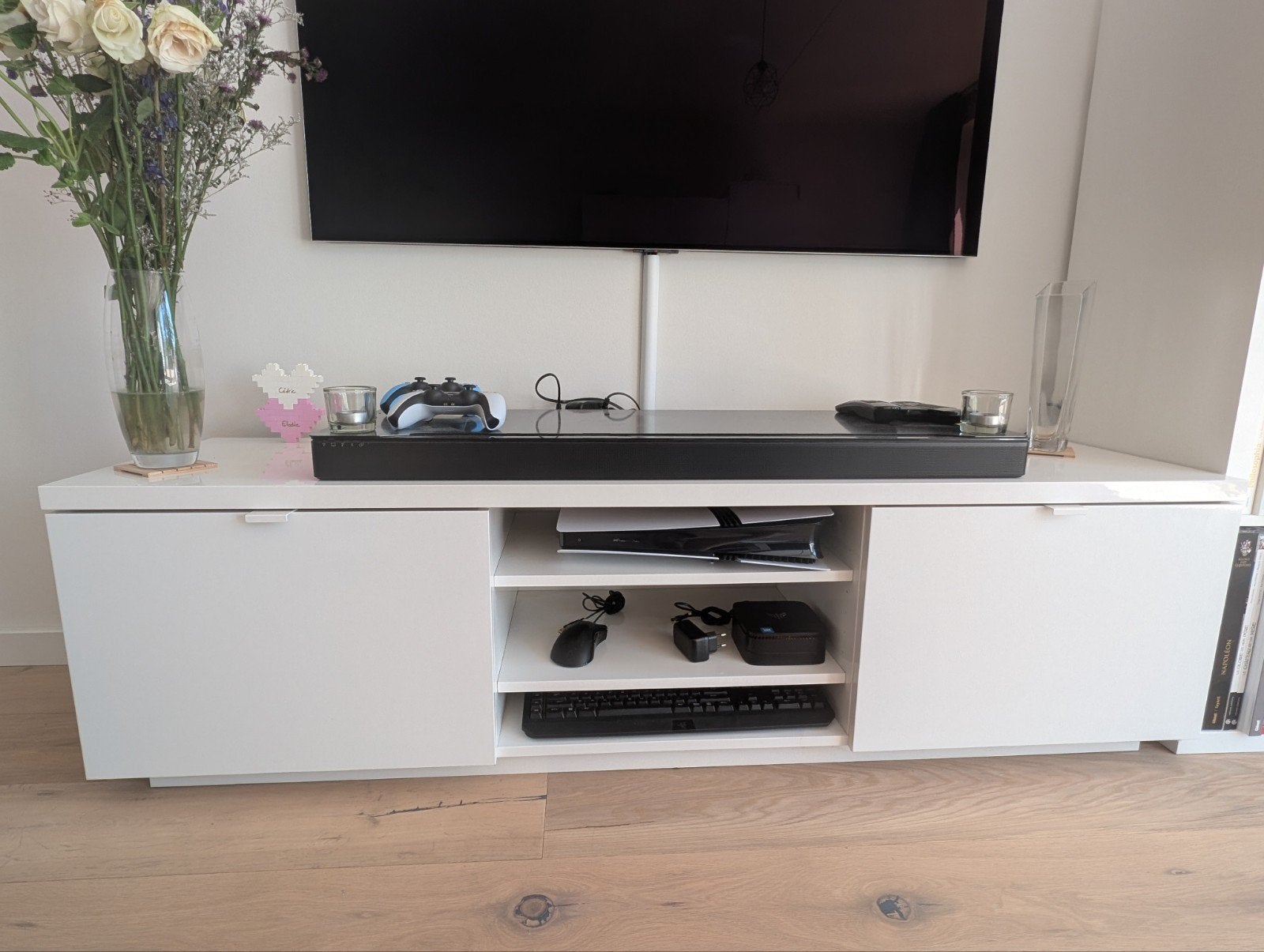 Modern wit hoogglans TV-meubel IKEA (160x45 cm), Ophalen, Modern, Hoogglans, 150 tot 200 cm, Zo goed als nieuw