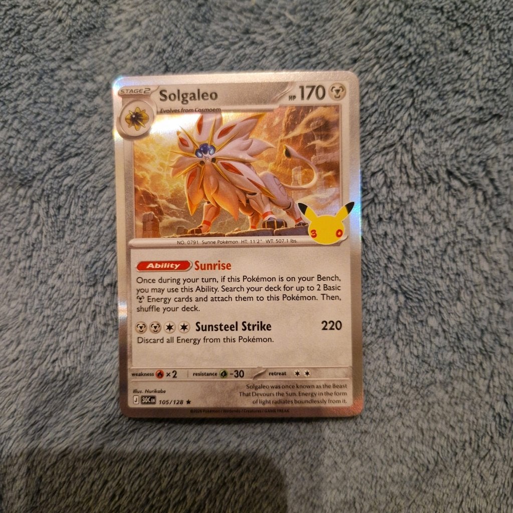 Solgaleo 105/128 Pokémon 30th Celebration holo, Ophalen of Verzenden, Zo goed als nieuw, Losse kaart, Foil