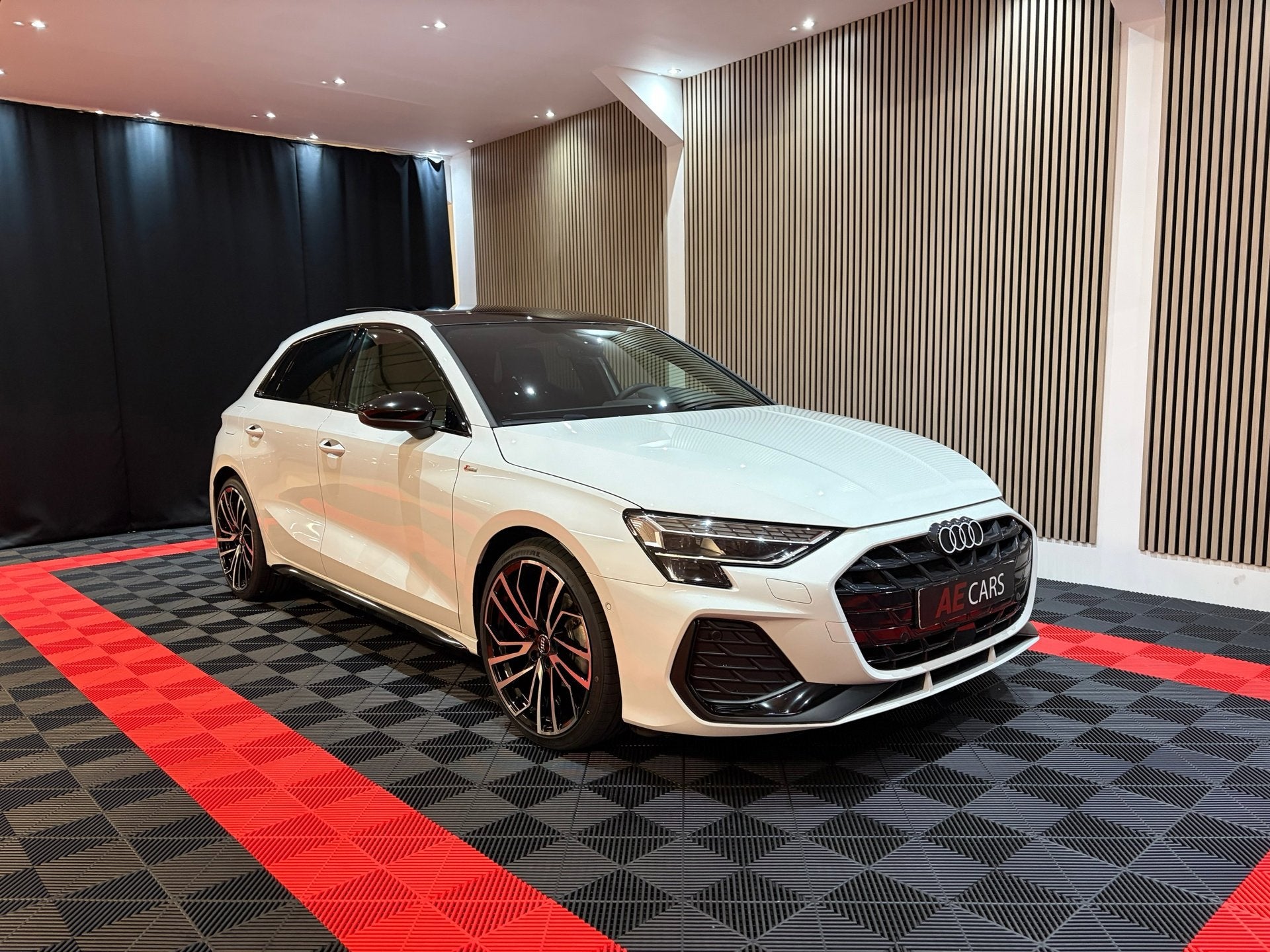 Audi A3 Sportback 35 TFSI S edition 3x S-line Pano Camera Fa, Auto's, Dealer onderhouden, 1295 kg, 4 cilinders, 150 pk