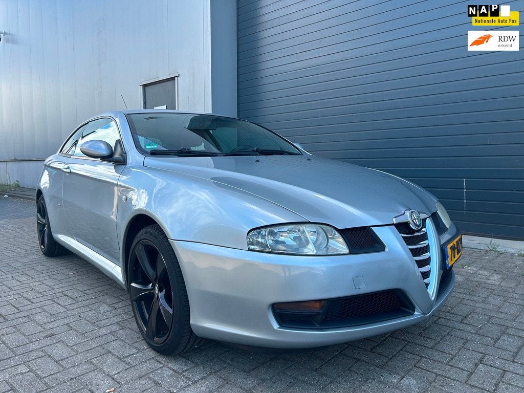 Alfa Romeo GT 1.8 T.Spark Distinctive AIRCO LEDER, Auto's, Alfa Romeo, Voorwielaandrijving, Gebruikt, 4 cilinders, 400 kg