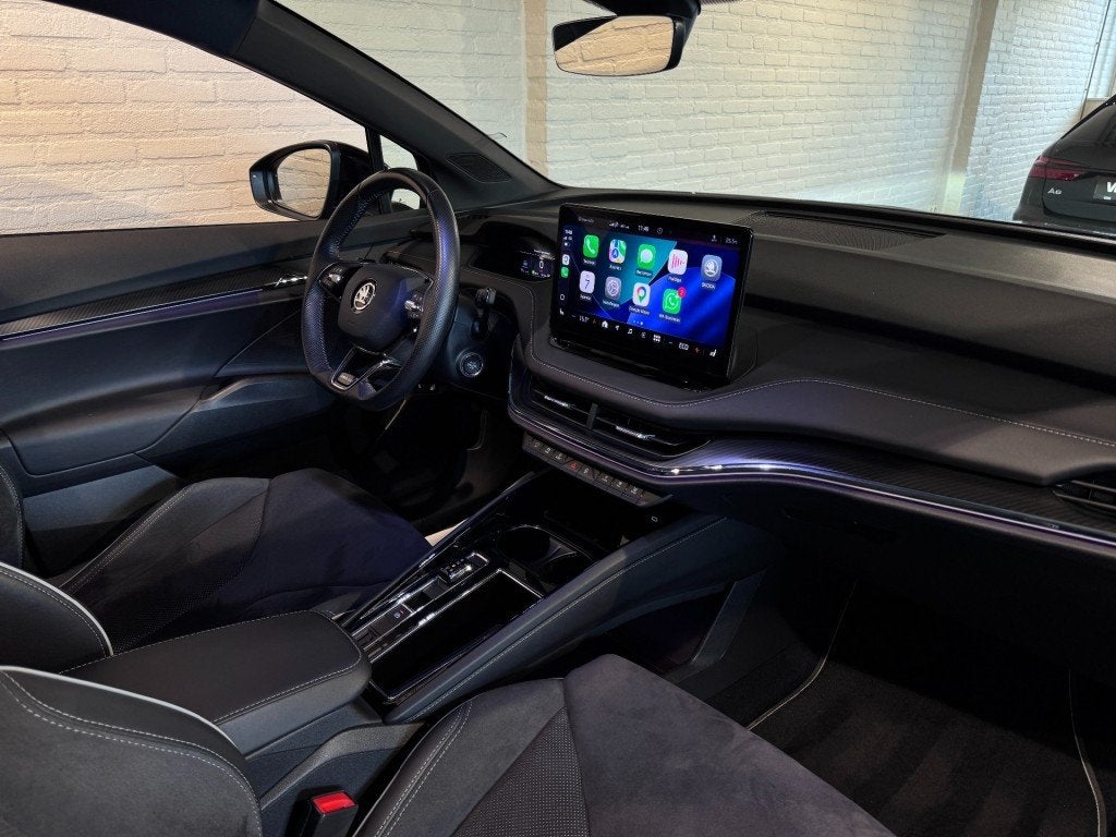 Skoda ENYAQ iV 80 Sportline 204pk BTW Warmtepomp Pano Camera, Automaat, Gebruikt, Zwart, 204 pk