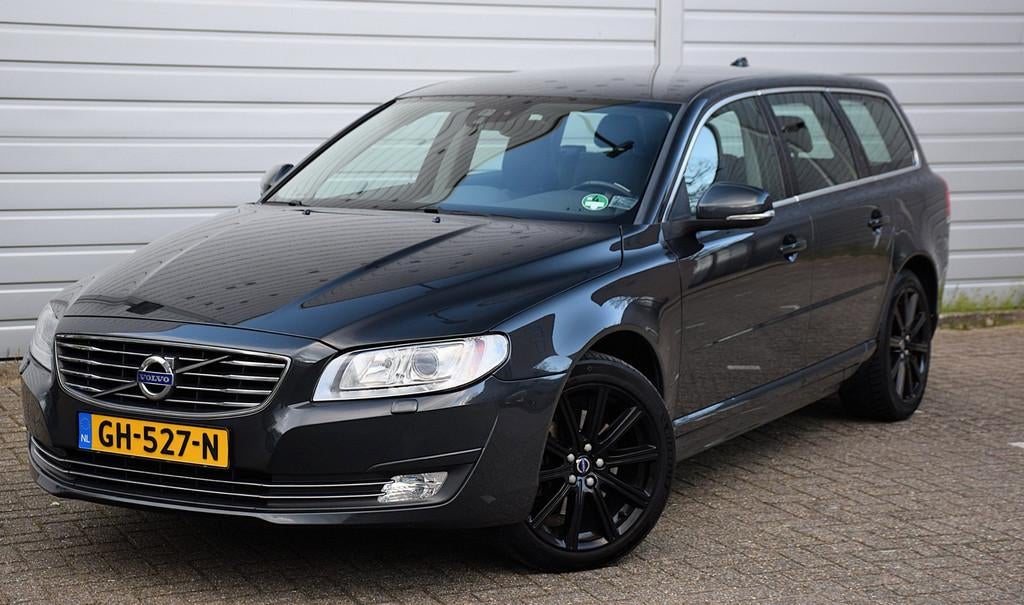 Volvo V70 2.4 D5 AWD Kinetic*274Dkm*NL Auto*245Pk*Trekhaak*, Euro 5, Gebruikt, Zwart, Diesel