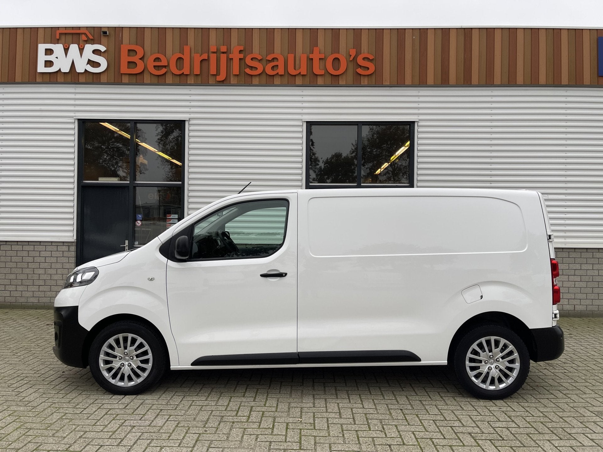 Opel Vivaro 2.0 CDTI 122pk L2H1 Edition nieuwe type / vaste, Voorwielaandrijving, Navigatiesysteem, Gebruikt, 4 cilinders
