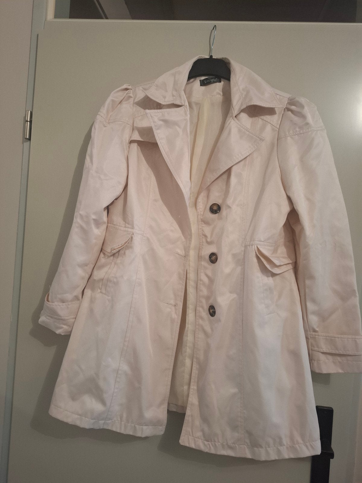 super mooie trenchcoat, Ophalen of Verzenden, Zo goed als nieuw, Maat 36 (S), Beige