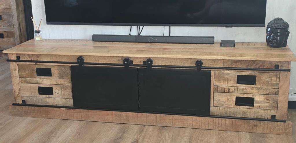 Mangohouten tv kast, 150 tot 200 cm, Ophalen of Verzenden, Zo goed als nieuw, Minder dan 100 cm