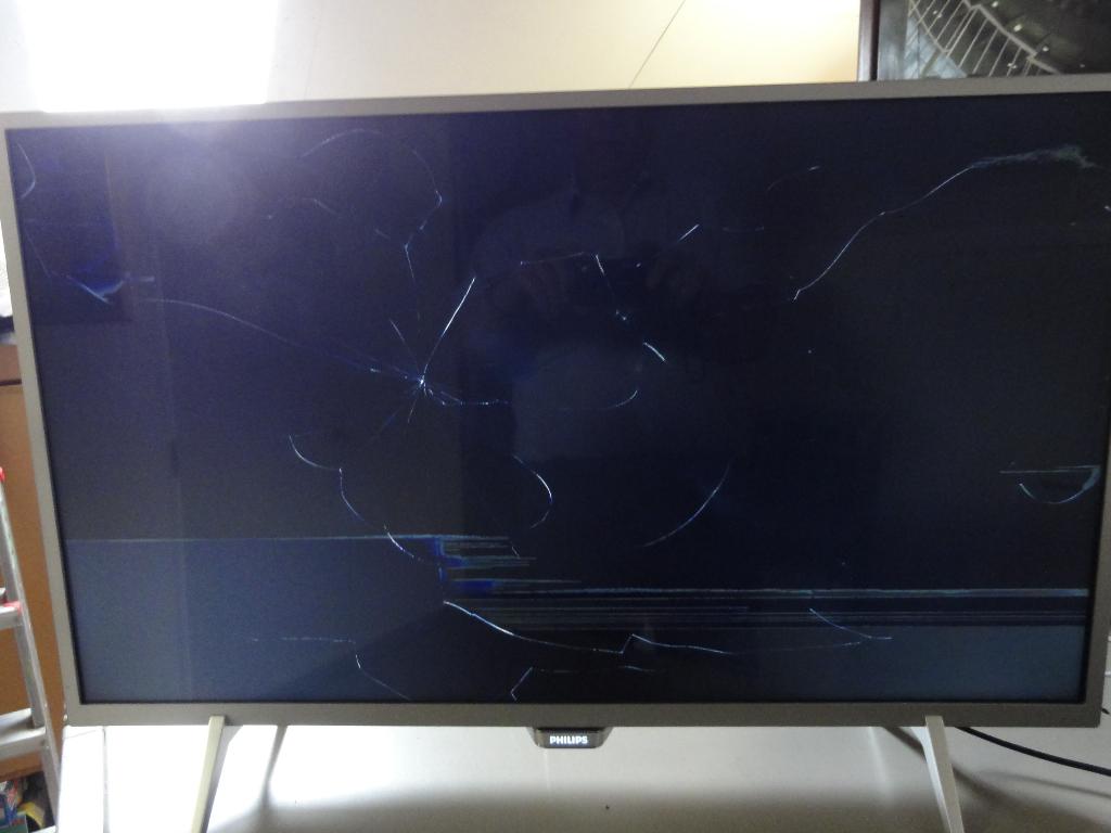 TV 32pfs6402/12 scherm defect. T.e.a.b., Ophalen, Philips, 50 Hz, LCD