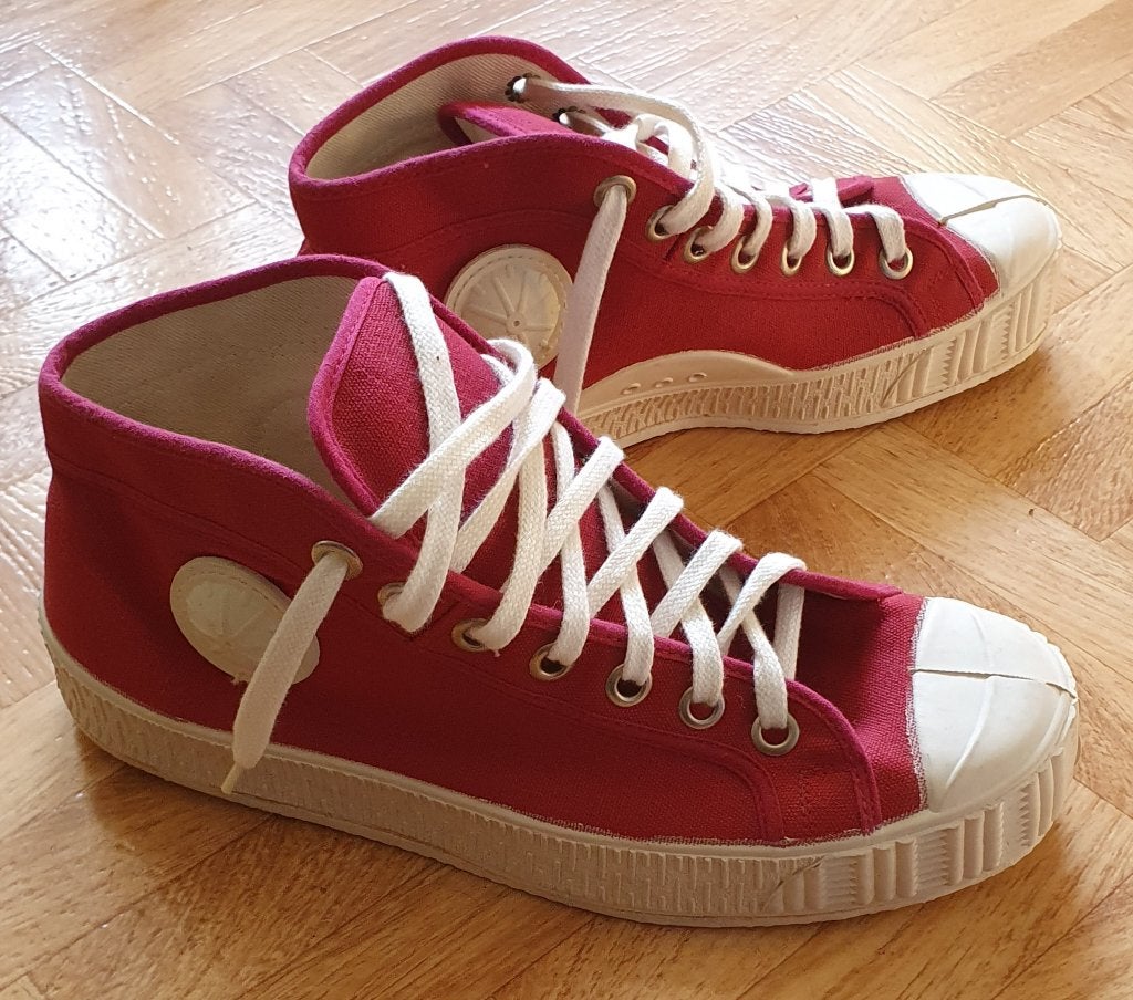Rode (bordeaux) Foempies maat 44, Overige kleuren, Nieuw, Ophalen of Verzenden, Sneakers of Gympen