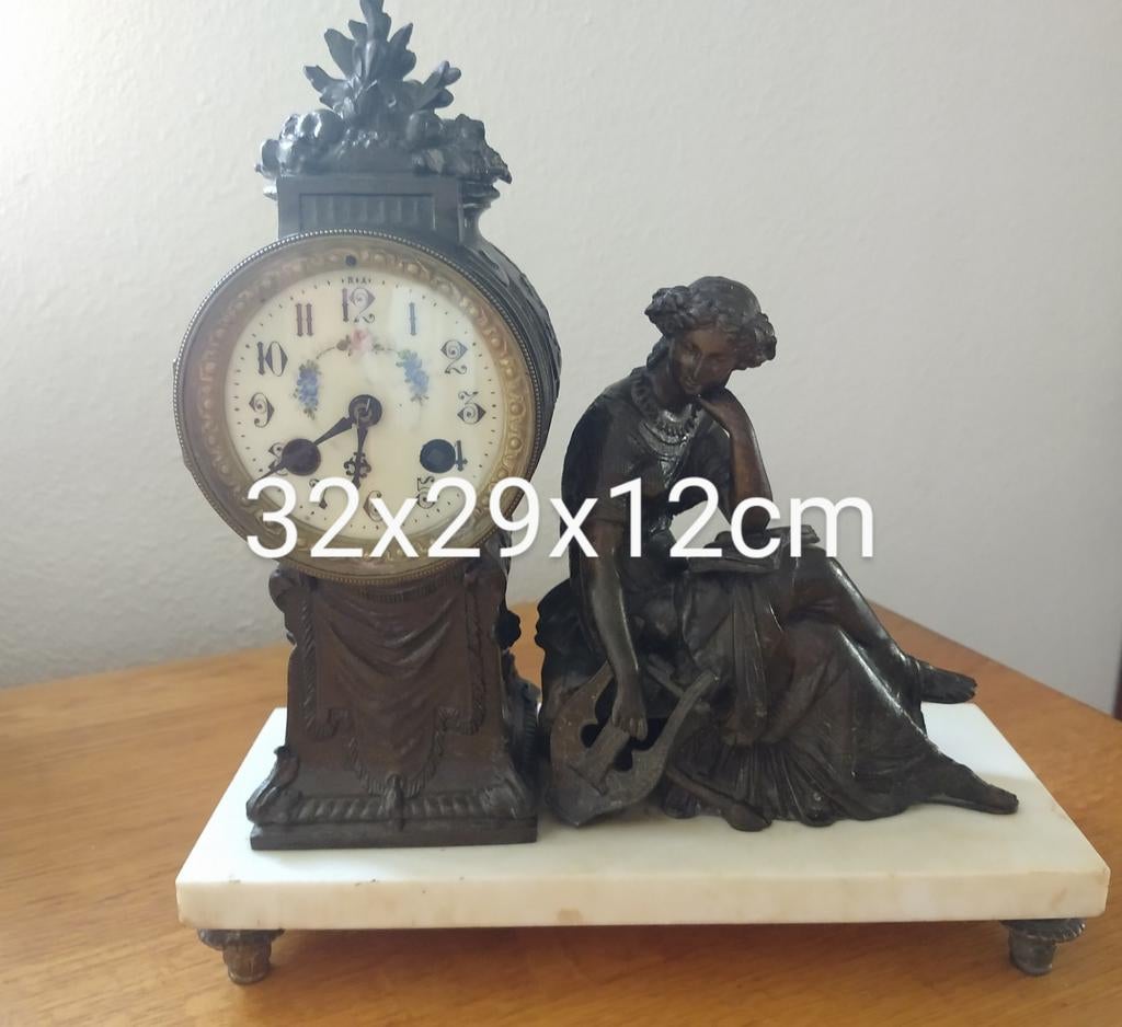 Antieke Franse pendule met bronzen beeld en marmeren voet, Ophalen of Verzenden