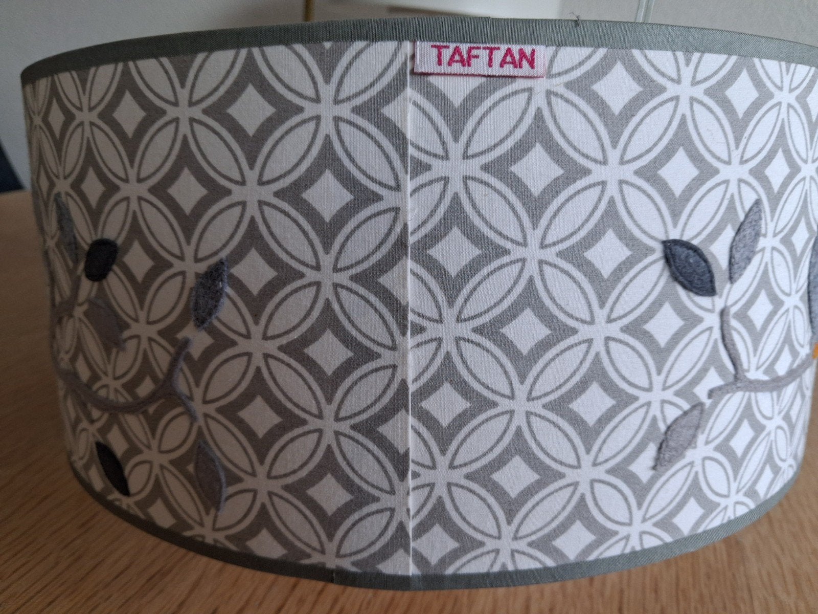 Taftan Lampenkap met Uil - Grijs/Wit, Rond, Kinderkamer, Speels, Modern, Ophalen of Verzenden, Zo goed als nieuw
