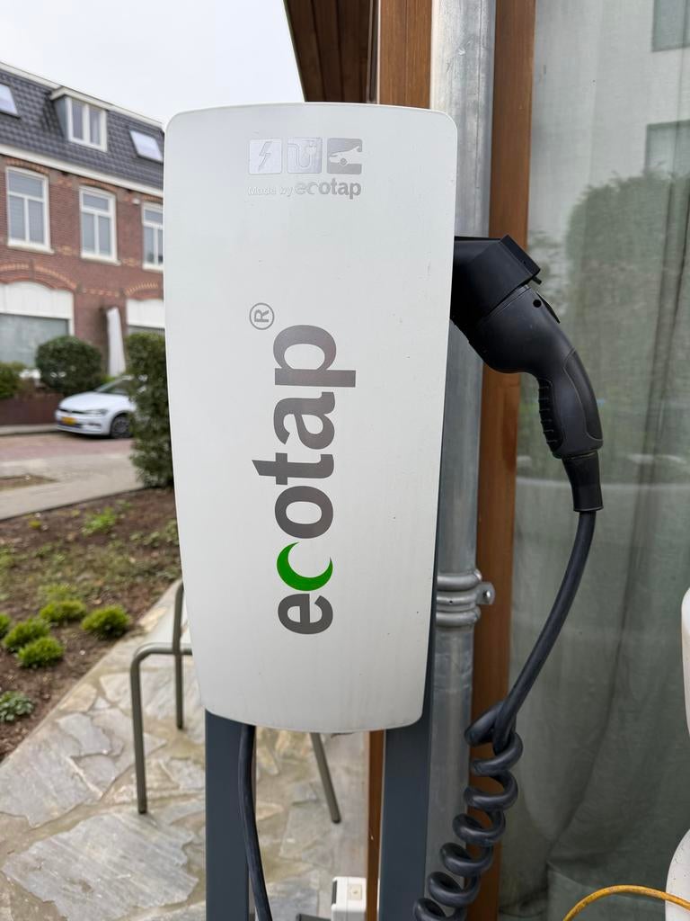 Ecotap lader zonder paal ; geschikt voor wandmontage, Ophalen, Zo goed als nieuw, Laadkabel