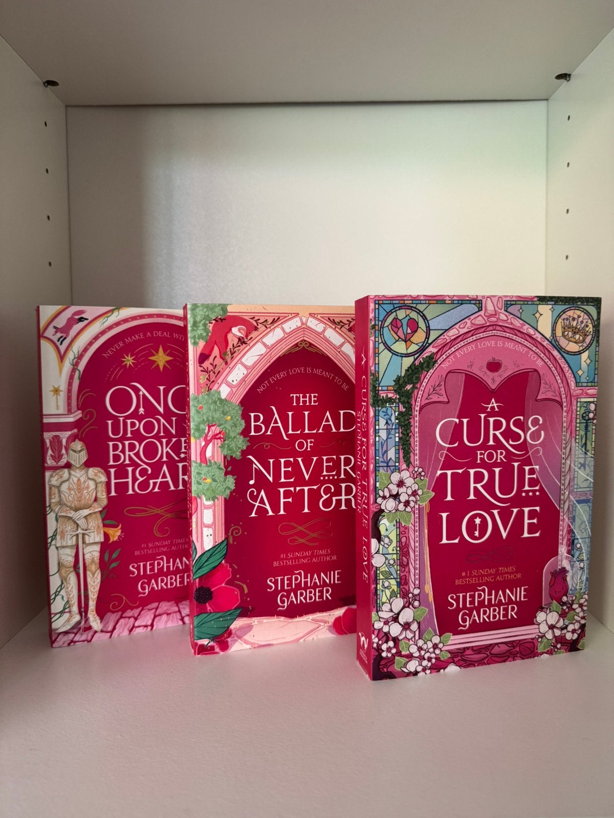 Once Upon a Broken Heart Trilogy - Stephanie Garber - OOP, Ophalen of Verzenden, Zo goed als nieuw