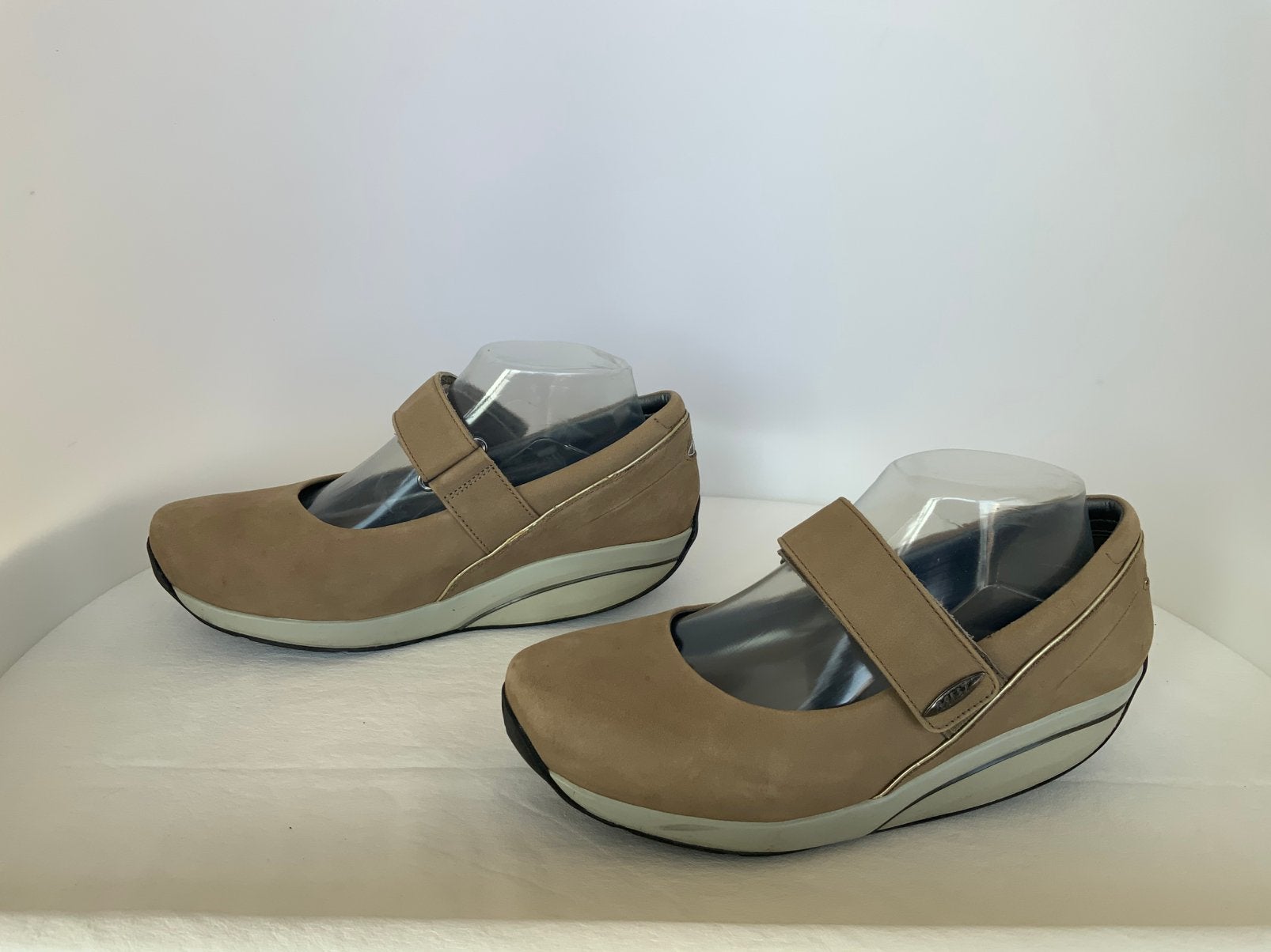 MBT 38 mary jane schonen, Kleding | Dames, Schoenen, Zo goed als nieuw, Instappers, Beige, Ophalen of Verzenden