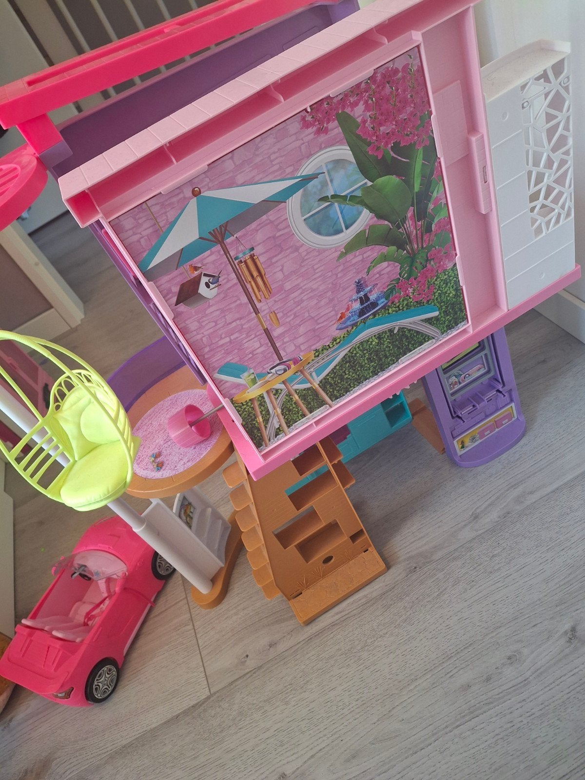 Barbie inklapbaar huis met accessoires, Ophalen, Gebruikt, Poppenhuis