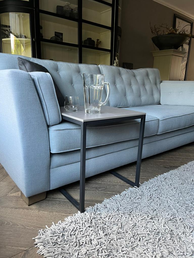Leuke metalen bijzettafel met stenen blad, Ophalen, Zo goed als nieuw, Minder dan 75 cm, Minder dan 150 cm