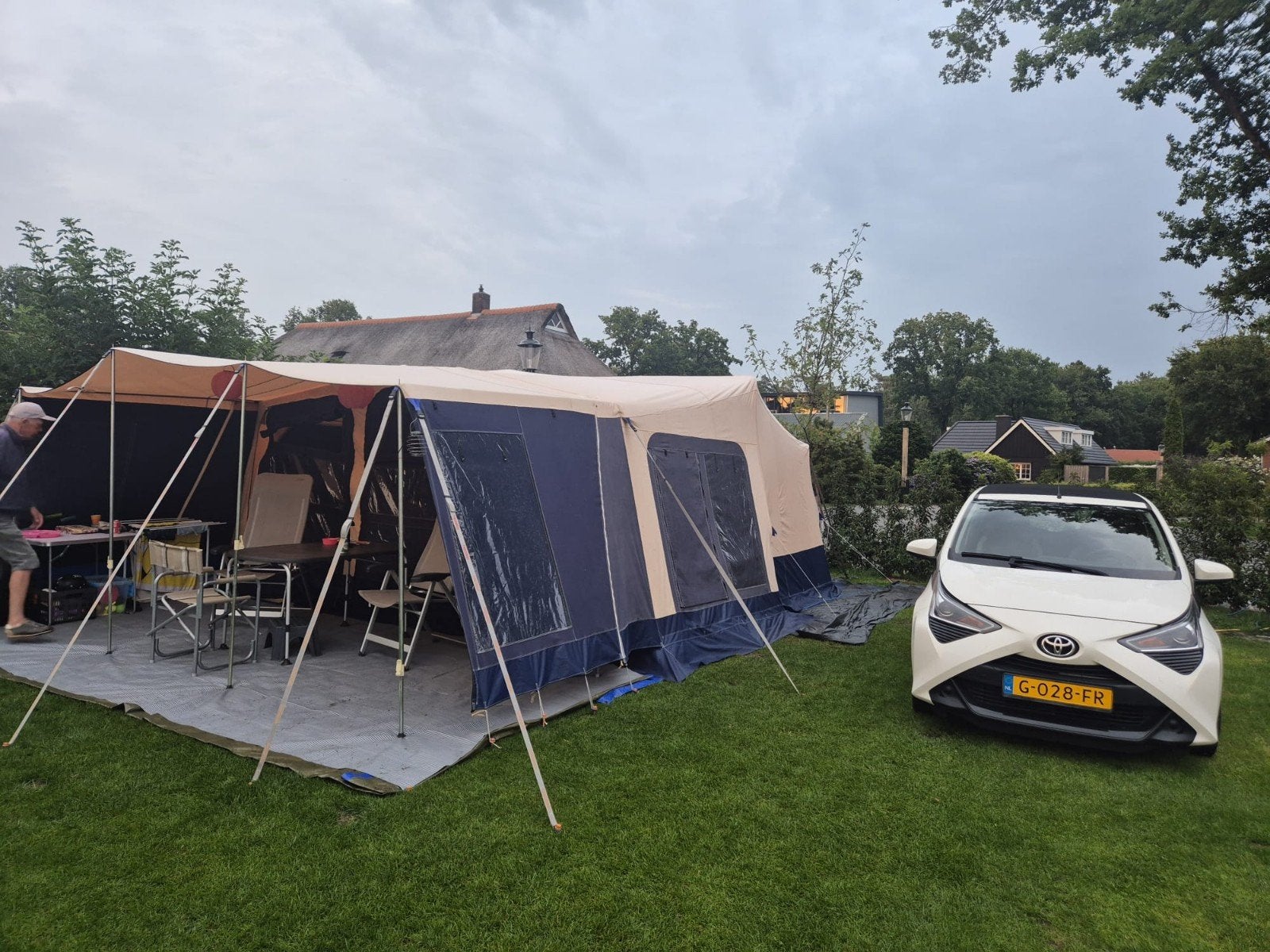 Trigano vouwwagen met een luifel., Caravans en Kamperen, Vouwwagens, Ophalen of Verzenden, Blauw, Meer dan 6