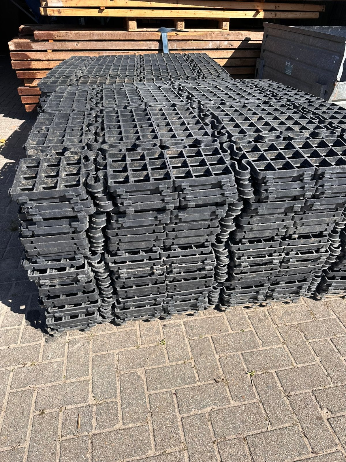 +/- 175 m2 grindmatten / paddockplaten (50x50x2,5 cm), Tuin en Terras, Ophalen, Gebruikt, Overige typen, 10 m² of meer