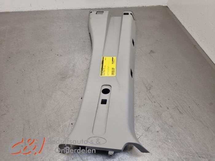 Stijl midden-links van een Opel Vivaro (L193), Gebruikt, -, -, Opel