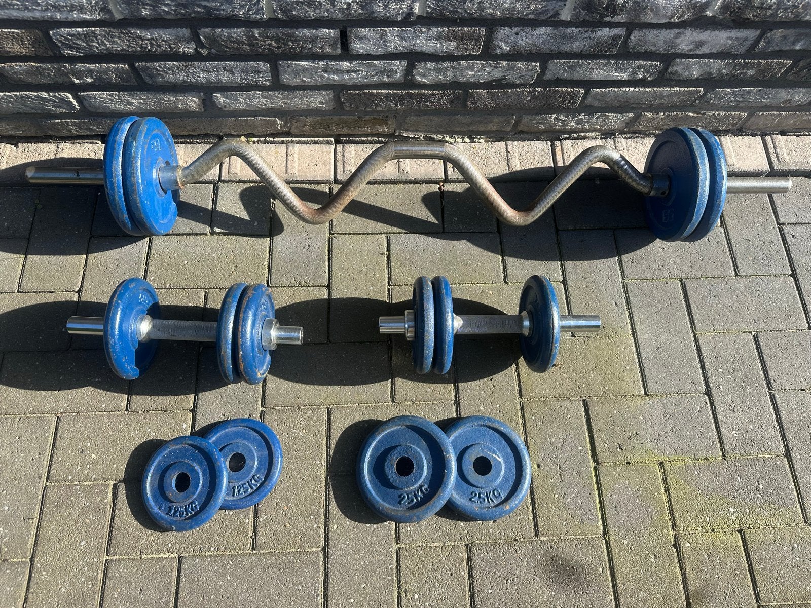 Complete halterset –EZ curl bar + dumbbells + halterschijven, Sport en Fitness, Gebruikt, Krachtstation, Armen, Ophalen of Verzenden