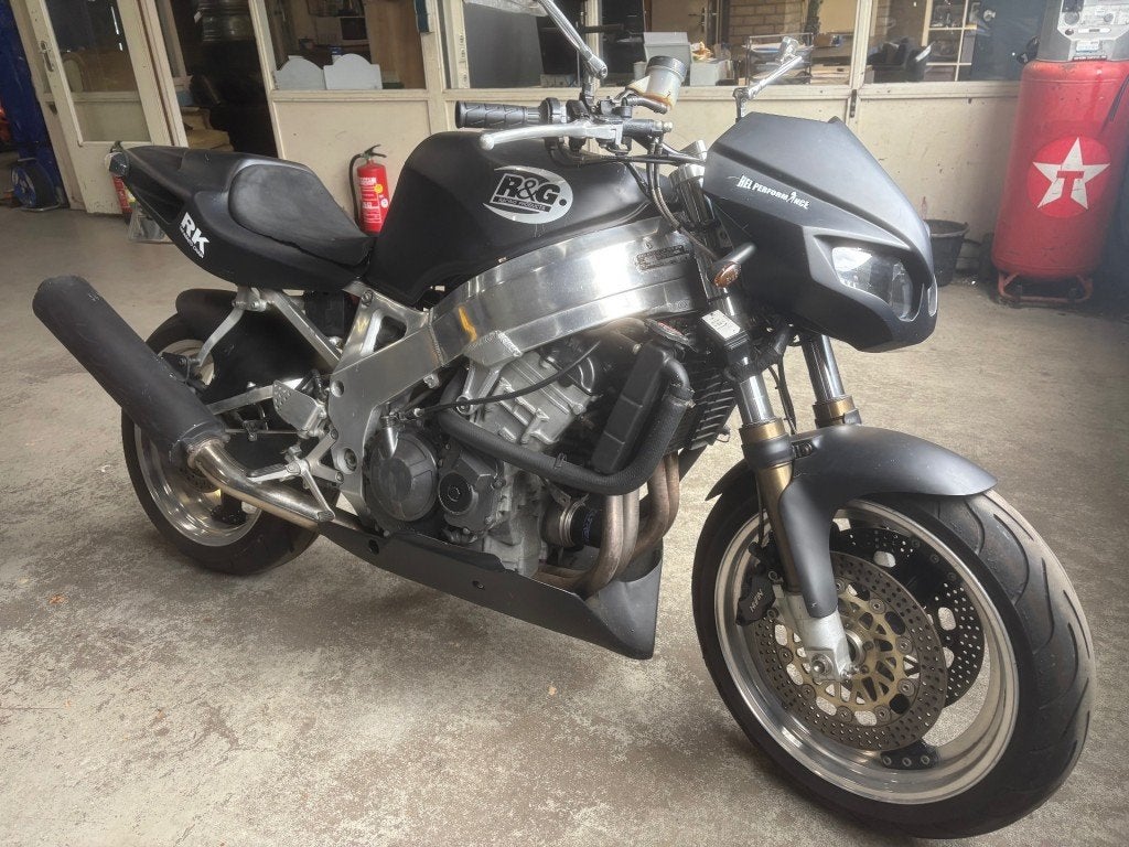 Honda FIREBLADE 900, Motoren, Motoren | Honda, Honda Motor Co., Ltd., 893 cc, Bedrijf, 2-1-1 Minami-Aoyama, Minato-ku, Tokyo 107-8556, Japan