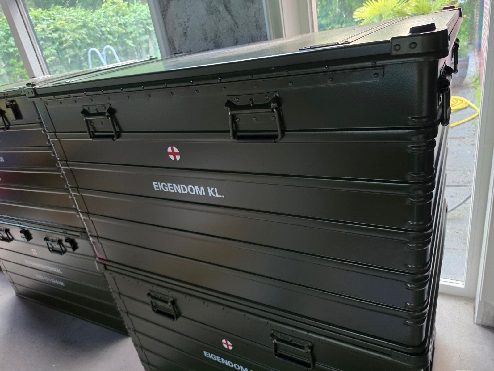 Nieuwe Zarges aluminium legerkist 118x78x67, Verzamelen, Ophalen of Verzenden, Landmacht, Nederland, Kist of Geocache
