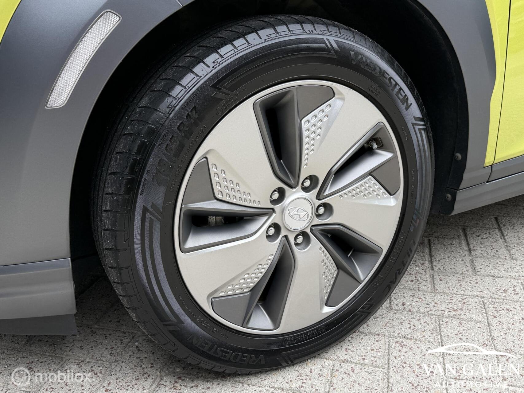Hyundai Kona EV Fashion 64 kWh 1e Eig! VOL OPTIES|Batt 100%, Auto's, 12 maanden, Gebruikt, Automatische klimaatregeling, Geel