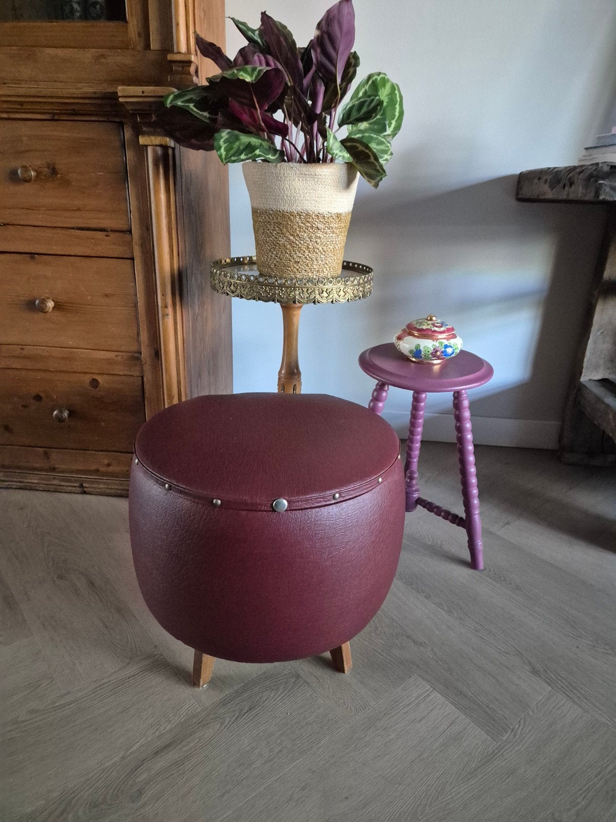 Prachtige bordeauxrode vintage poef, Ophalen, Hout