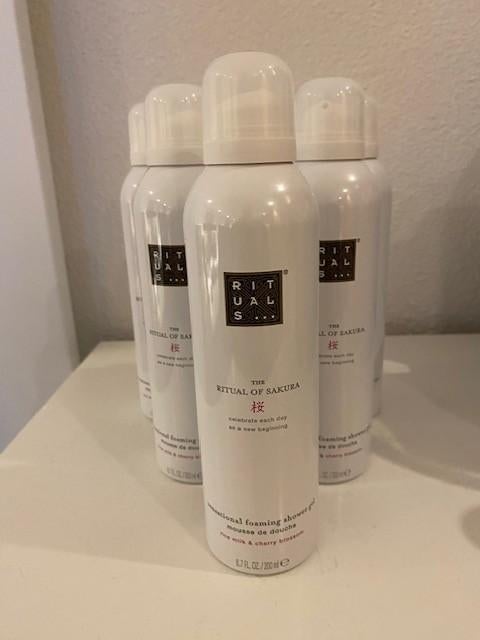 Nieuw Rituals Sakura foaming shower gel douche foam, Ophalen of Verzenden, Nieuw, Bad & Douche
