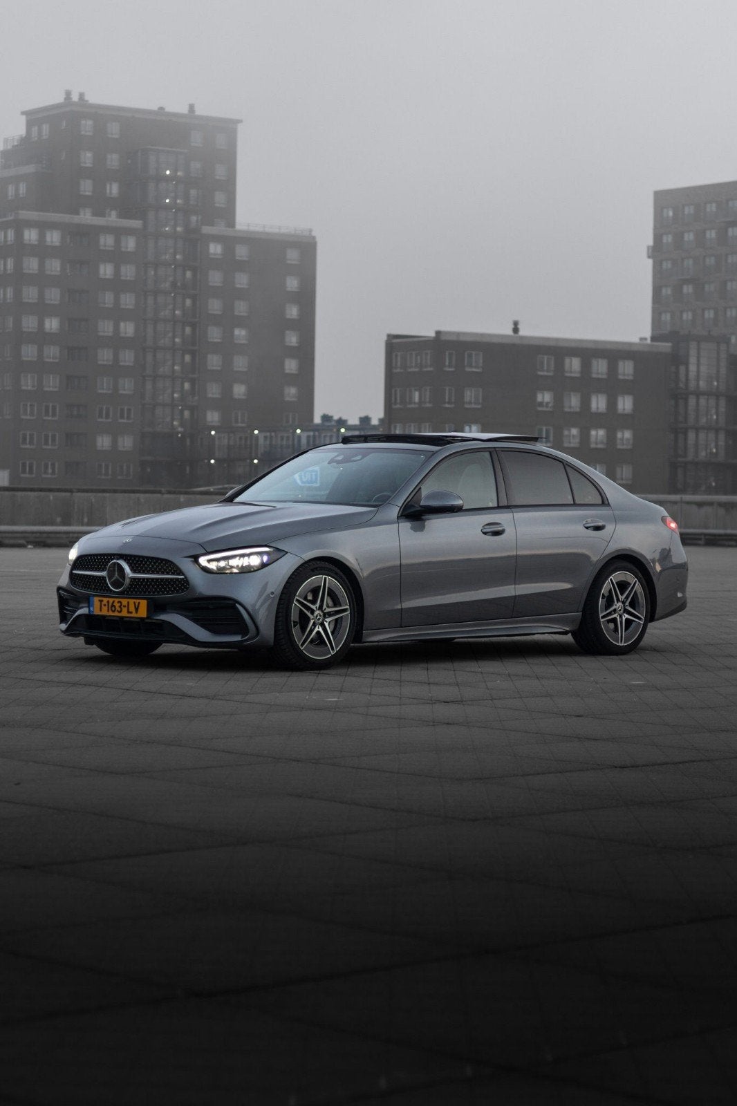 Foto 4 van Mercedes-Benz C-Klasse C300 AMG Line | Pano | 360 Camera