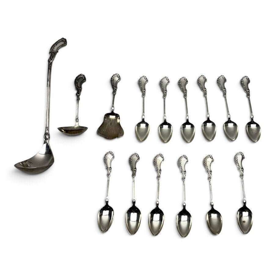 Set zilveren schepwerk met rocaille-patroon, Antiek en Kunst, Ophalen of Verzenden, Zilver