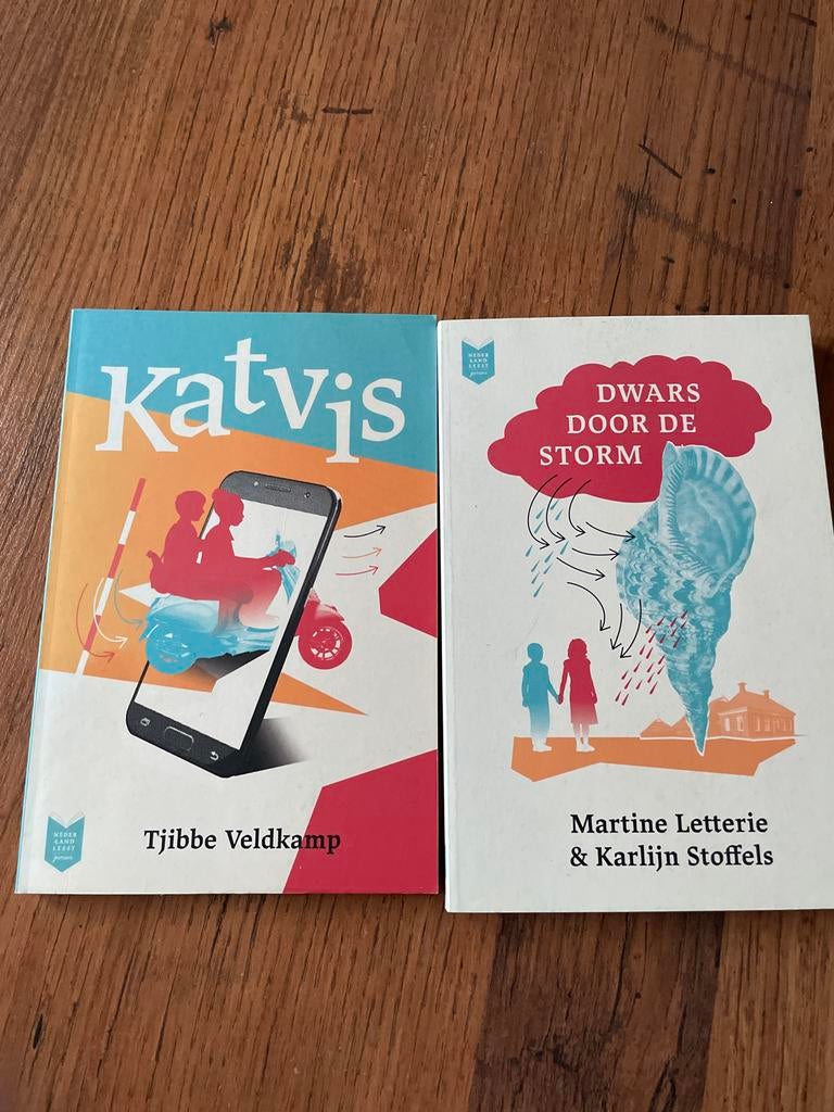 Jeugdboeken: Katvis & Dwars door de storm (set van 2), Boeken, Ophalen of Verzenden, Zo goed als nieuw, Fictie algemeen