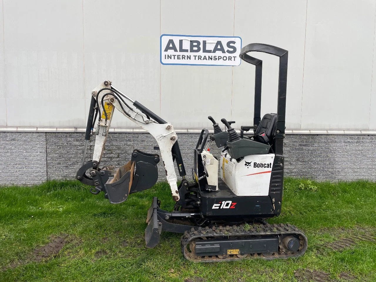 Bobcat E10 minigraver BJ 2023 slechts 615 uur (bj 2023), Zakelijke goederen, Bobcat, Info@bobcat.com, US, Graafmachine
