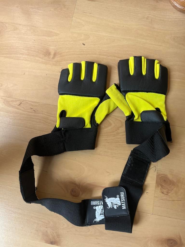 Matsuru Vechtsport Handschoenen - Zwart/Geel, Sport en Fitness, Ophalen of Verzenden, Gebruikt, Overige, Vechtsportbescherming