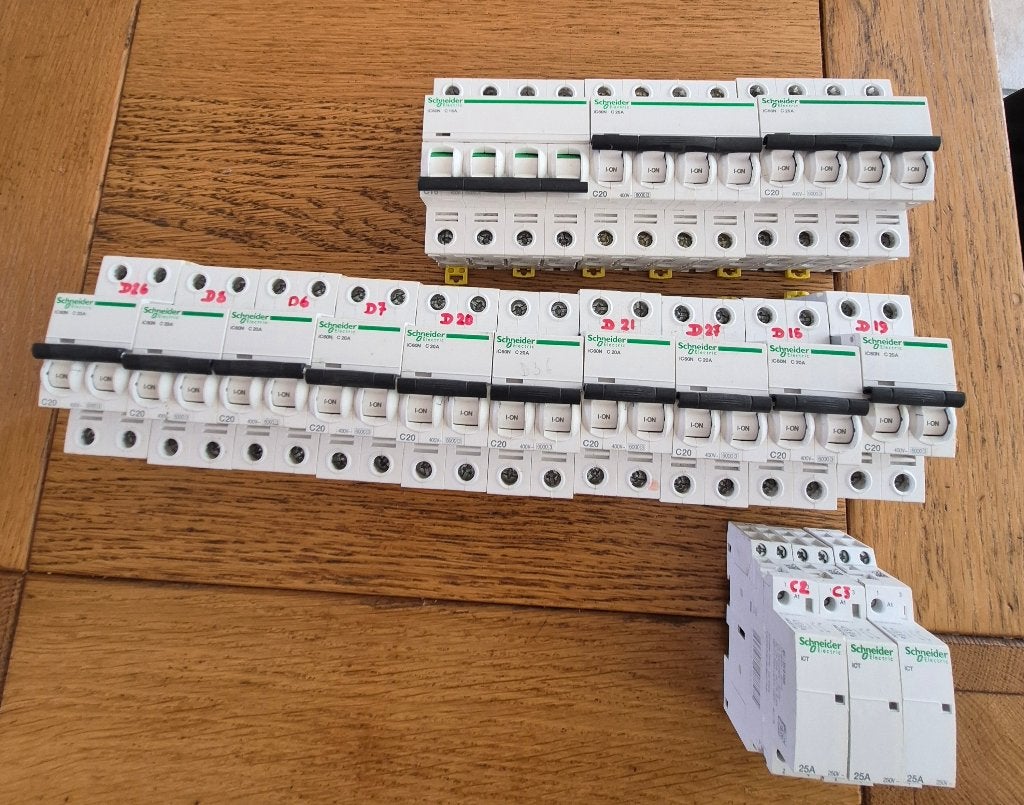 Elektra onderdelen SCHNEIDER, Ophalen of Verzenden, Gebruikt, Schneider Electric, Installatieautomaat
