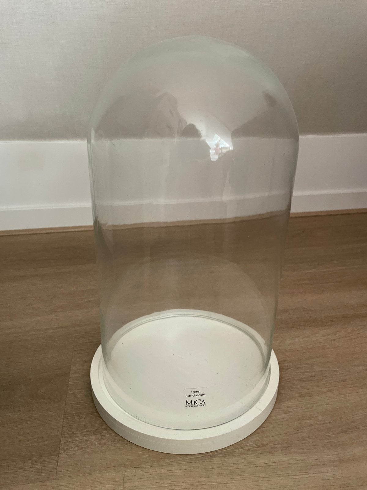 Glazen stolp met witte houten voet - Mica Decorations, Ophalen, Zo goed als nieuw, Modern, Wit