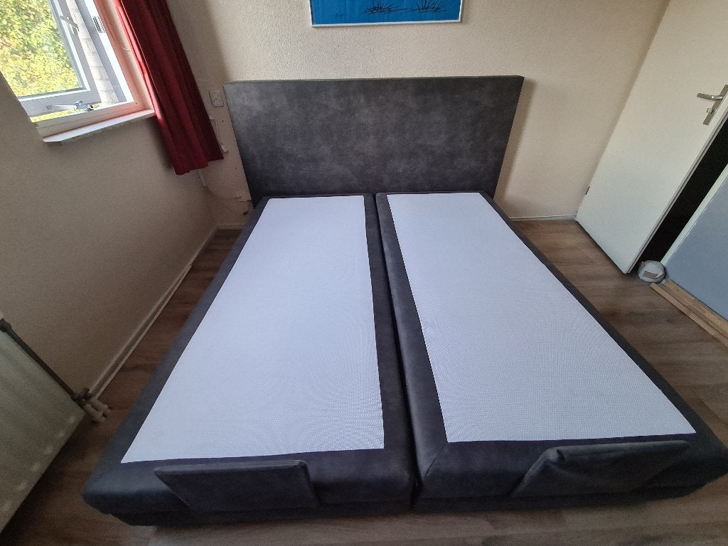 Luxe boxspring 180 x 200 cm met verstelbare lattenbodems, Ophalen, Tweepersoons, Zo goed als nieuw, 200 cm