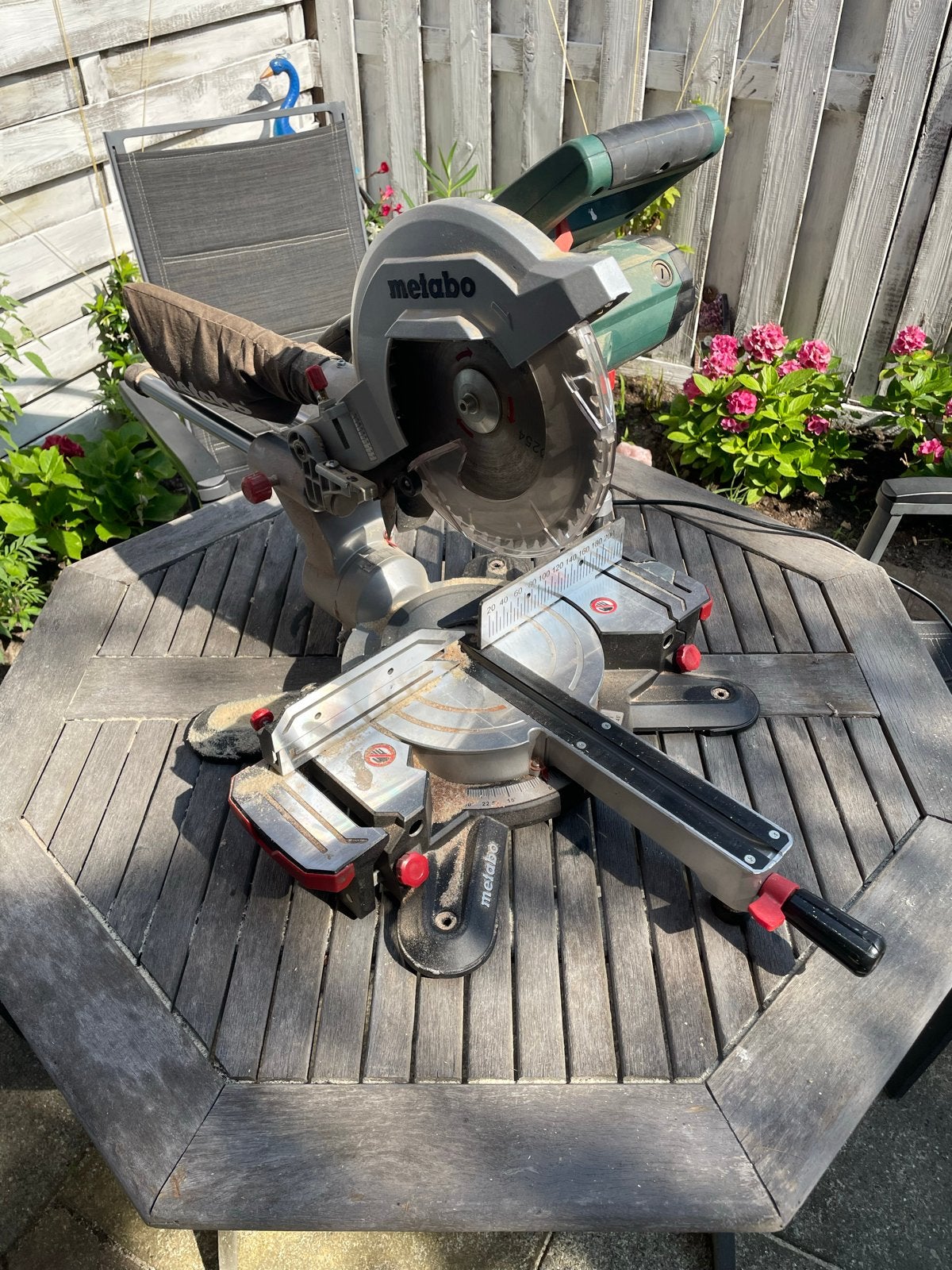 Metabo Afkortzaag - Krachtige en Nauwkeurige Zaag, Doe-het-zelf en Verbouw, Ophalen, Gebruikt, 70 mm of meer, Afkortzaag