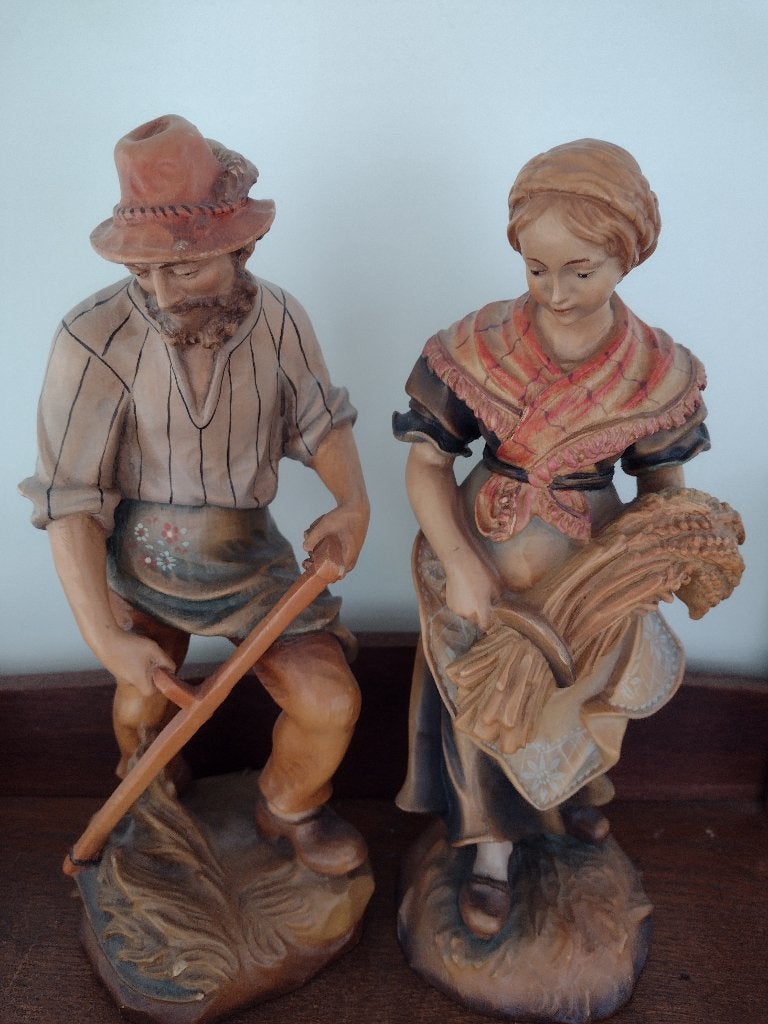 2 houten beelden, man en vrouw, maaien en oogsten, Ophalen of Verzenden, Mens