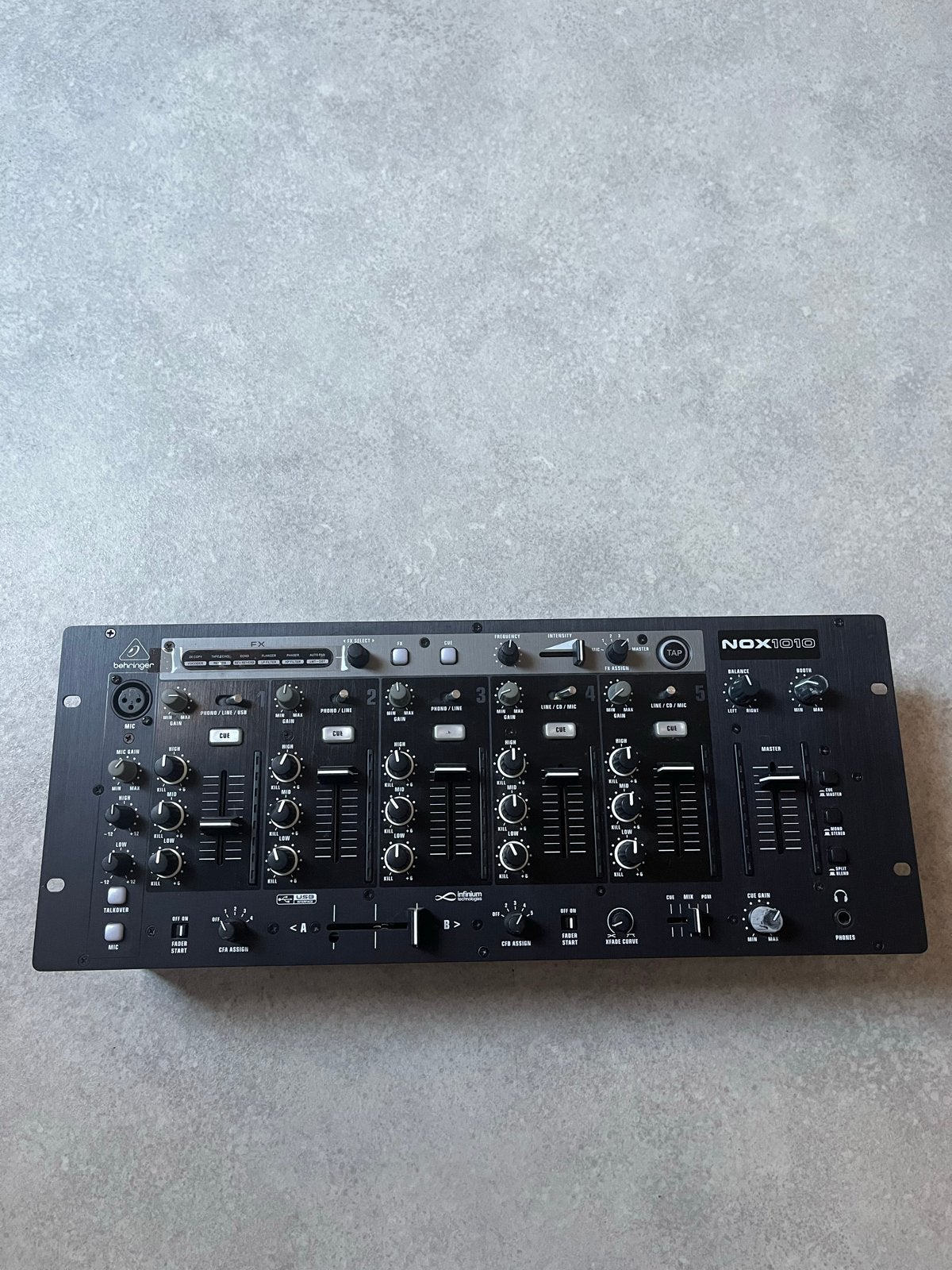 Behringer PRO MIXER NOX1010 DJ Mixer, Muziek en Instrumenten, Mengpanelen, Ophalen, Gebruikt, 5 tot 10 kanalen, Microfooningang