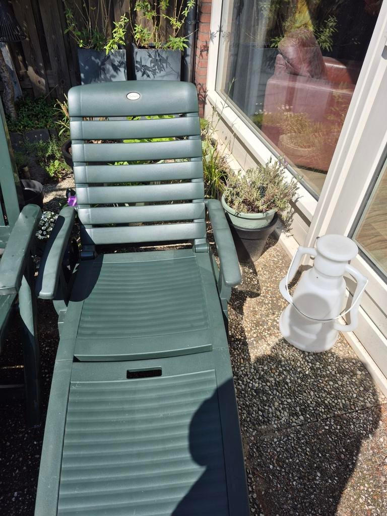 Verstelbare groene ligstoel voor buiten (Hartman), Tuin en Terras, Ophalen, Gebruikt, Kunststof, Verstelbaar